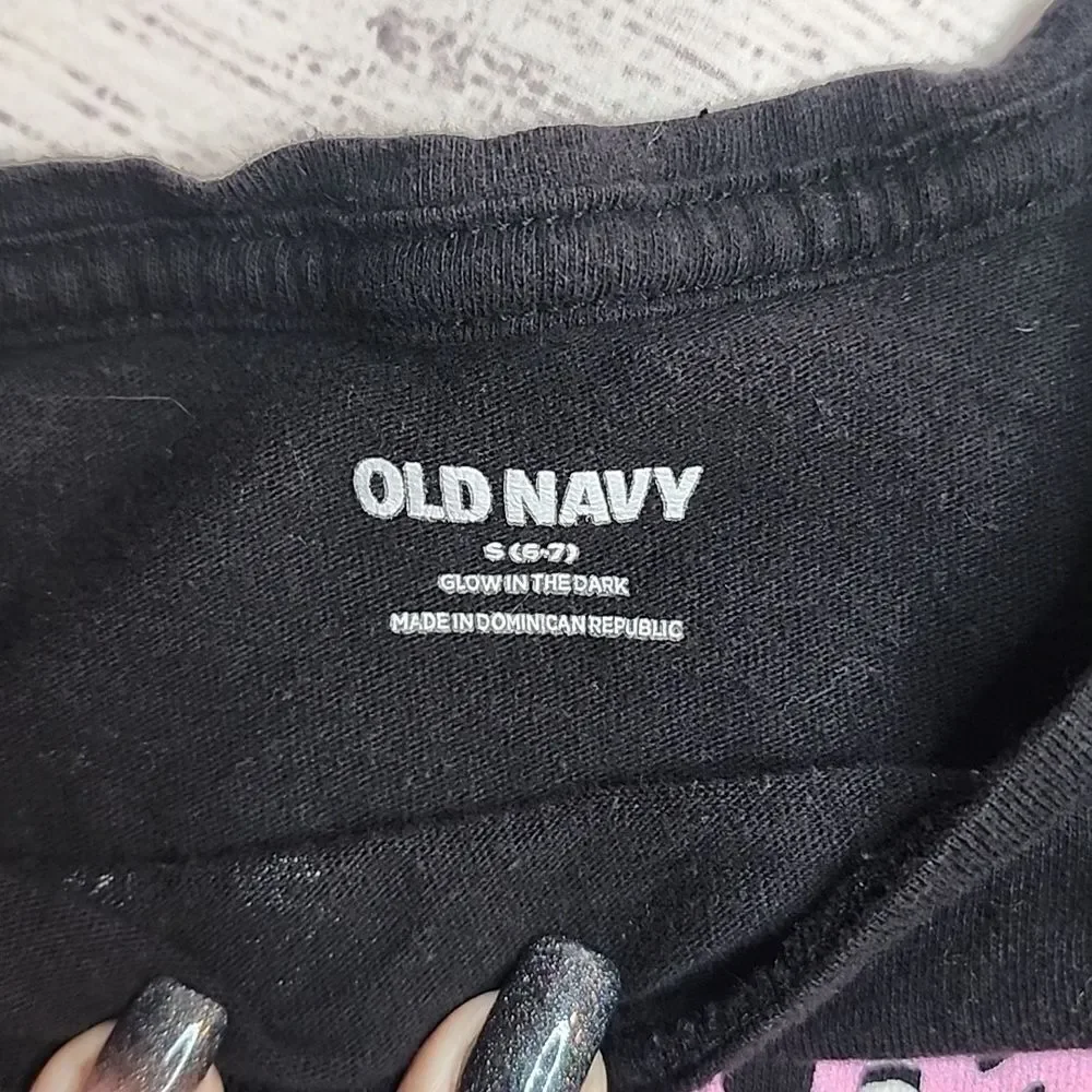 Old Navy Glow in the Dark shirt size Small